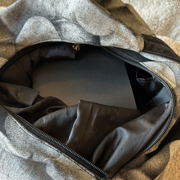 Hawaiian Island Impressions Plumeria Hobo Bag Black and White - Picture 5 of 6